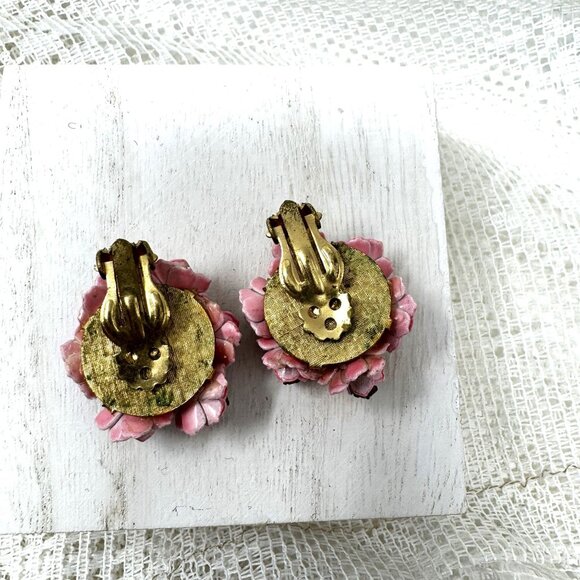 Vintage Pink Flower Rhinestone Clip-On Earrings With Sparkling Centerpiece & Pet - Picture 5 of 6